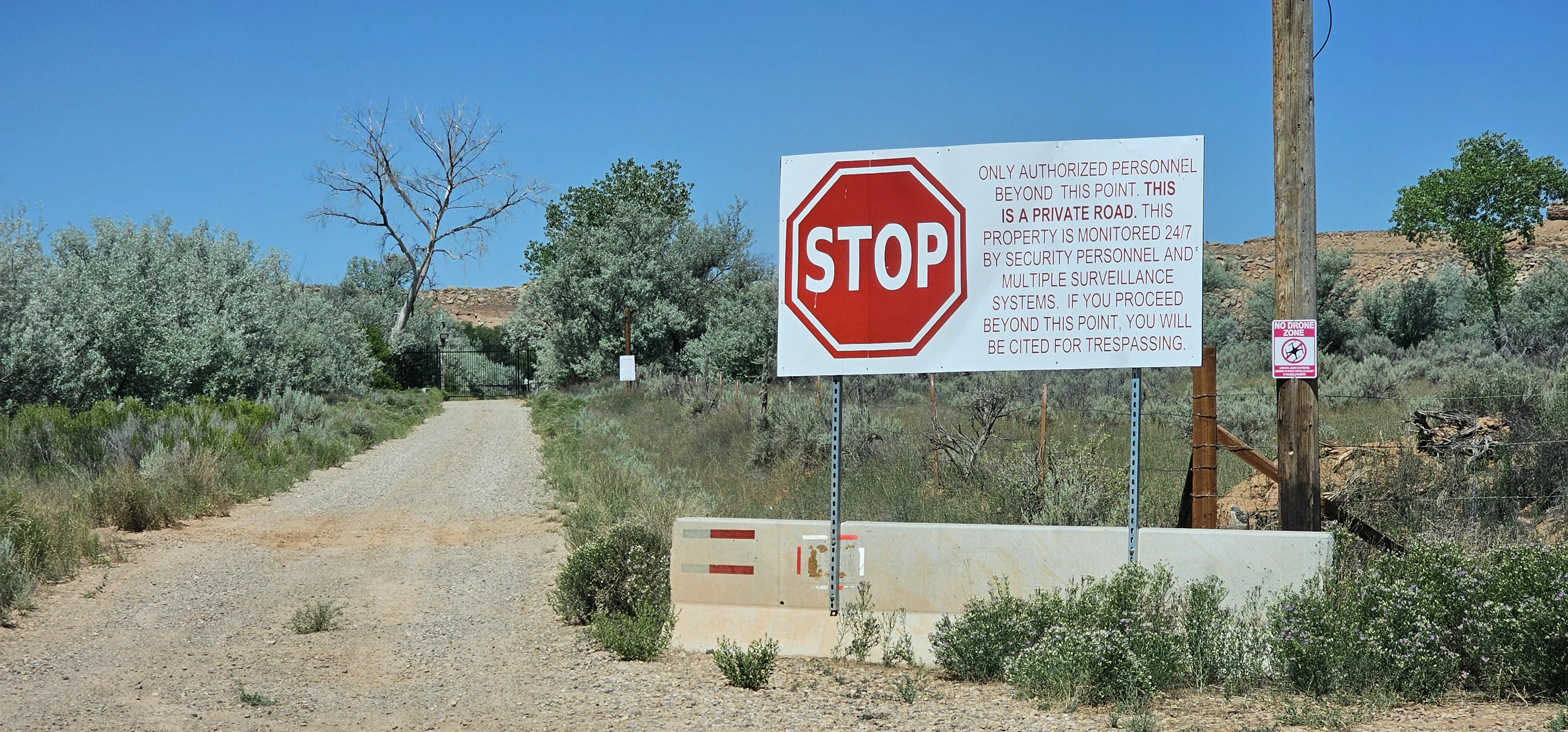 the-anticlimactic-entrance-of-skinwalker-ranch-v0-ztfjvdgv0u8d1.webp